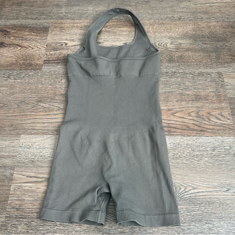 QINSEN Ribbed Seamless Halter Romper Size Small Backless Sculpting Jumpsuit - Picture 5 of 7